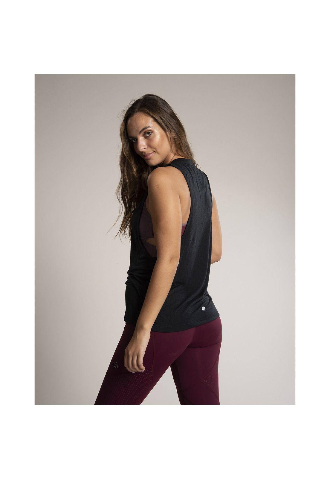 Polera Vest Negro-2