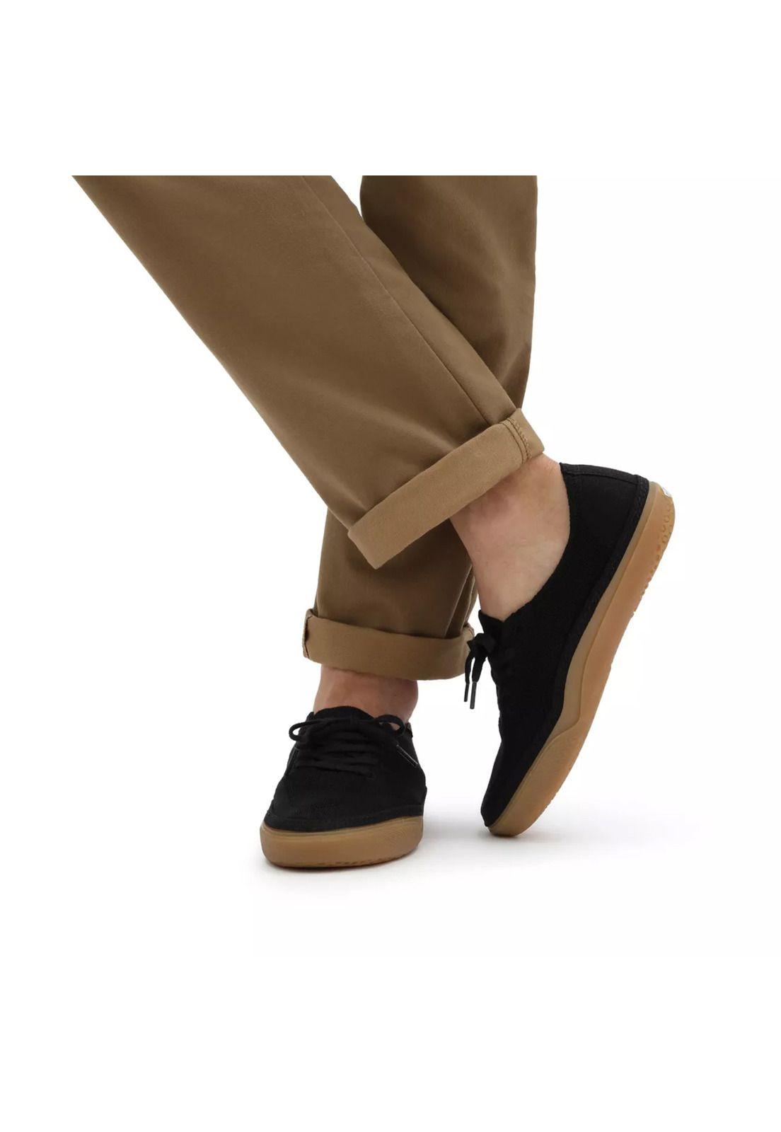 Zapatilla Unisex Ua Circle Vee Black/Gum-3