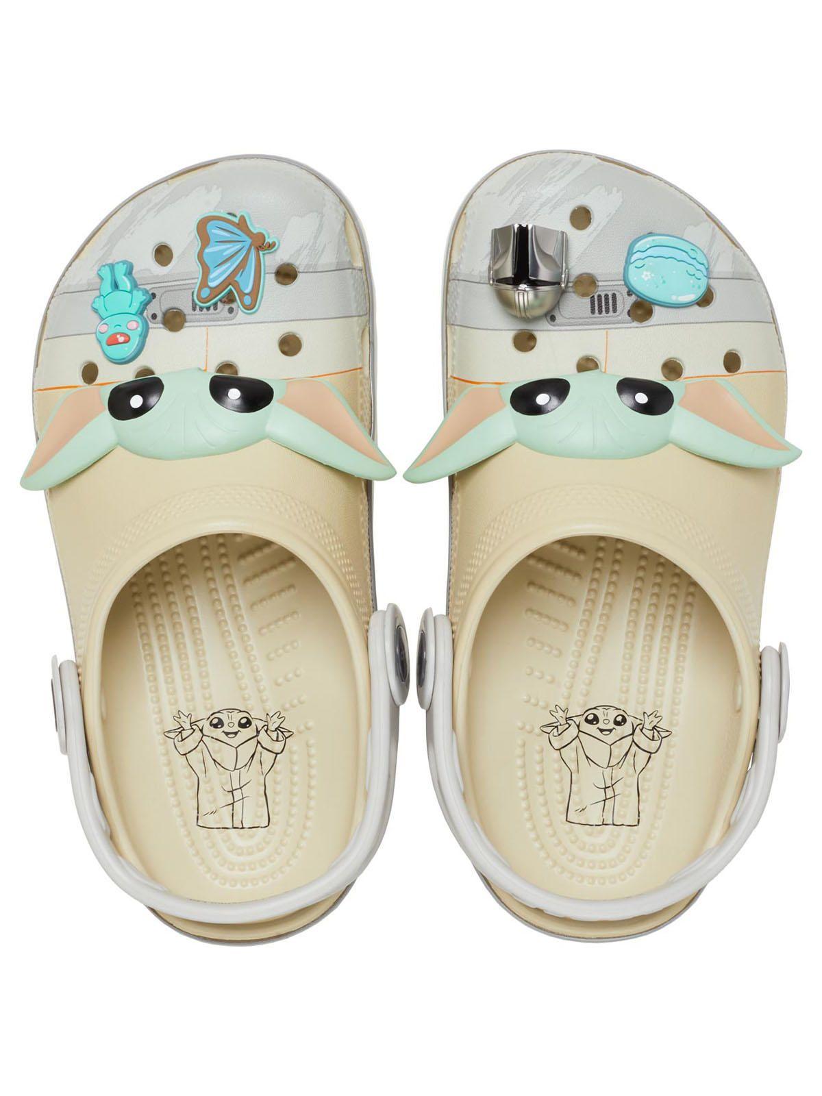 Zueco Crocs Niño Classic Grogu Clog K Beige-4