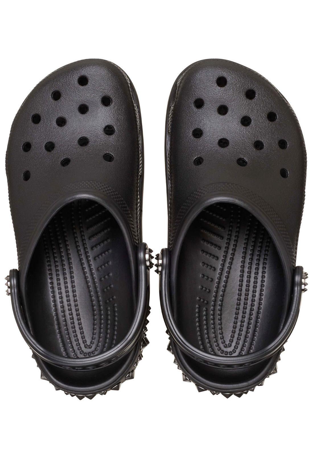 Zueco Crocs Unisex Classic Clog Studded Negro-4