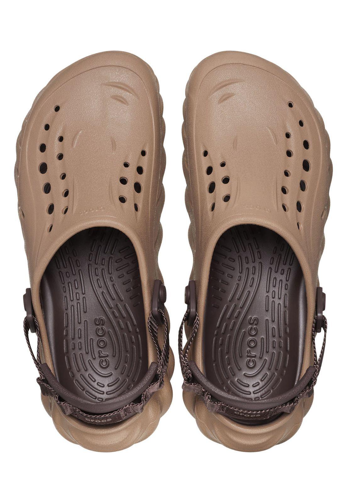 Zueco Crocs Hombre Echo Clog Café-4