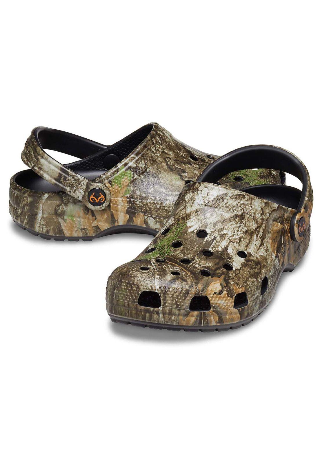 Zueco Crocs RealTree Unisex Classic Clog Verde Militar-3