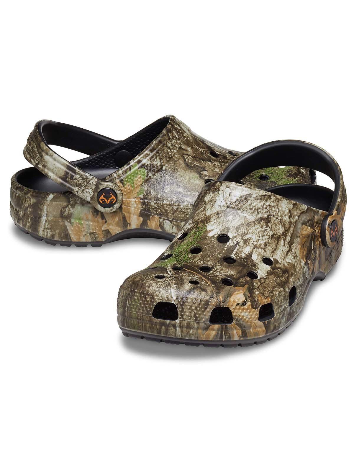 Zueco Crocs RealTree Unisex Classic Clog Verde Militar-3