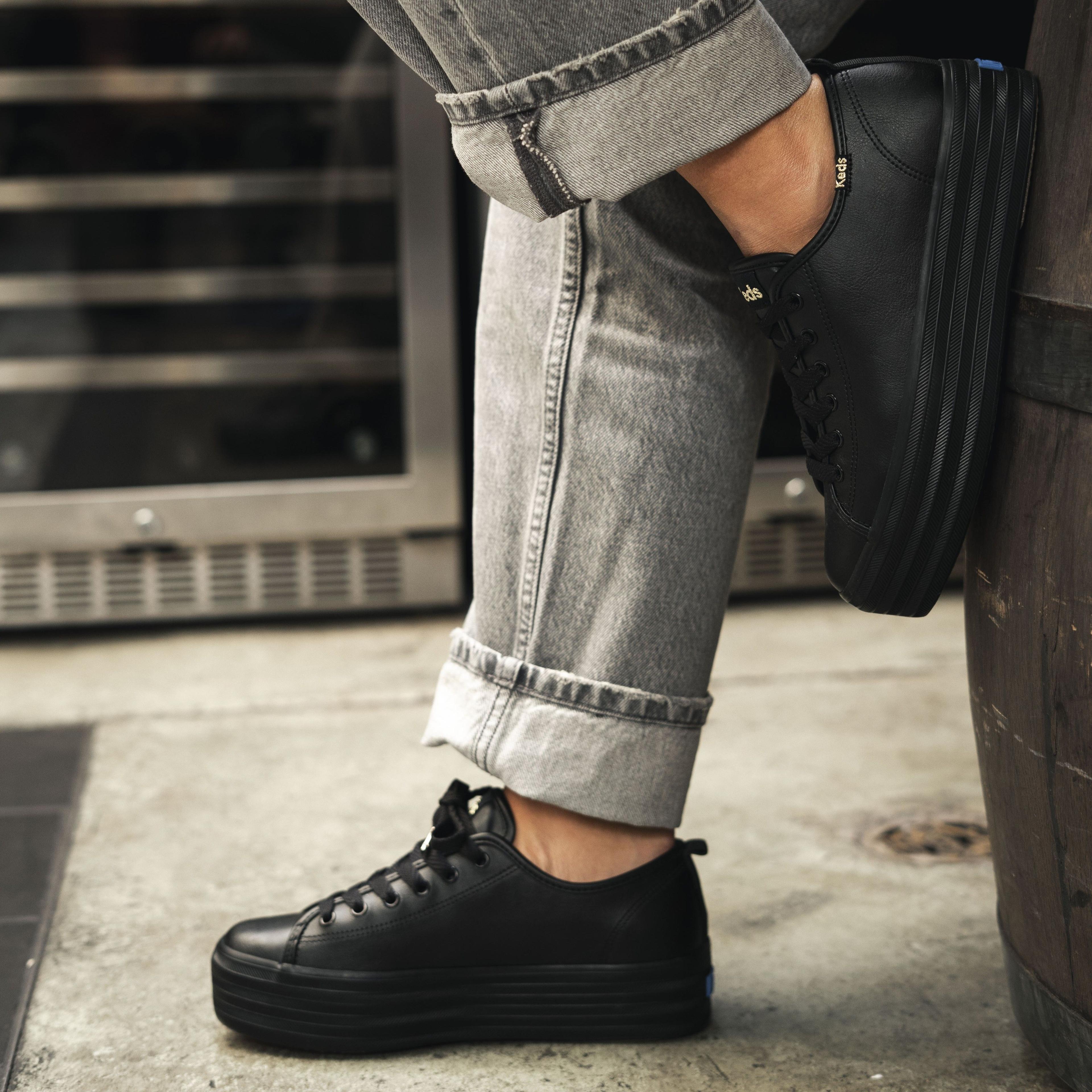 Zapatilla Mujer Triple Up Negro-1