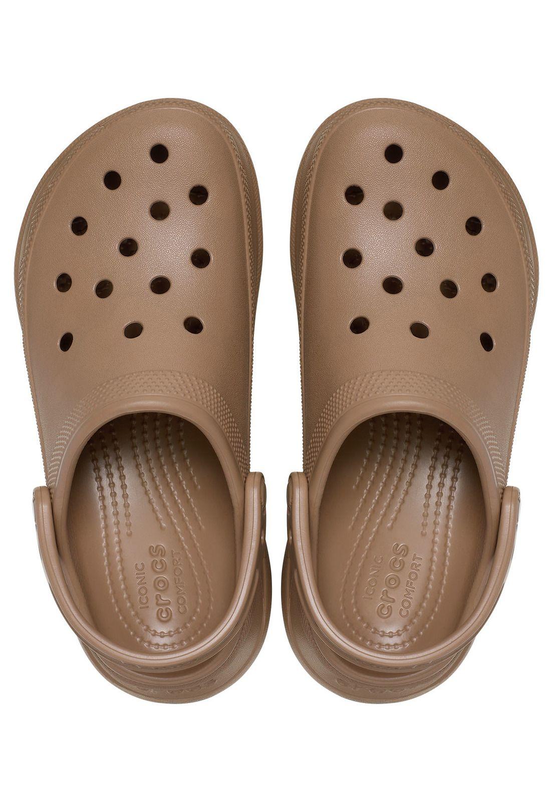 Zueco Crocs Mujer Bae Clog Café-4