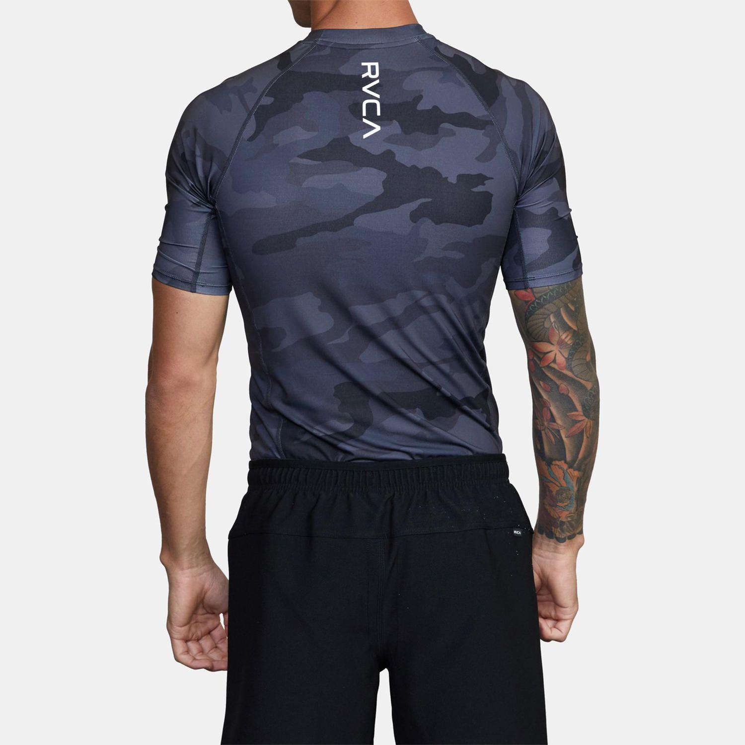 Polera Deportiva M/C Hombre Rashguard Grafito-1