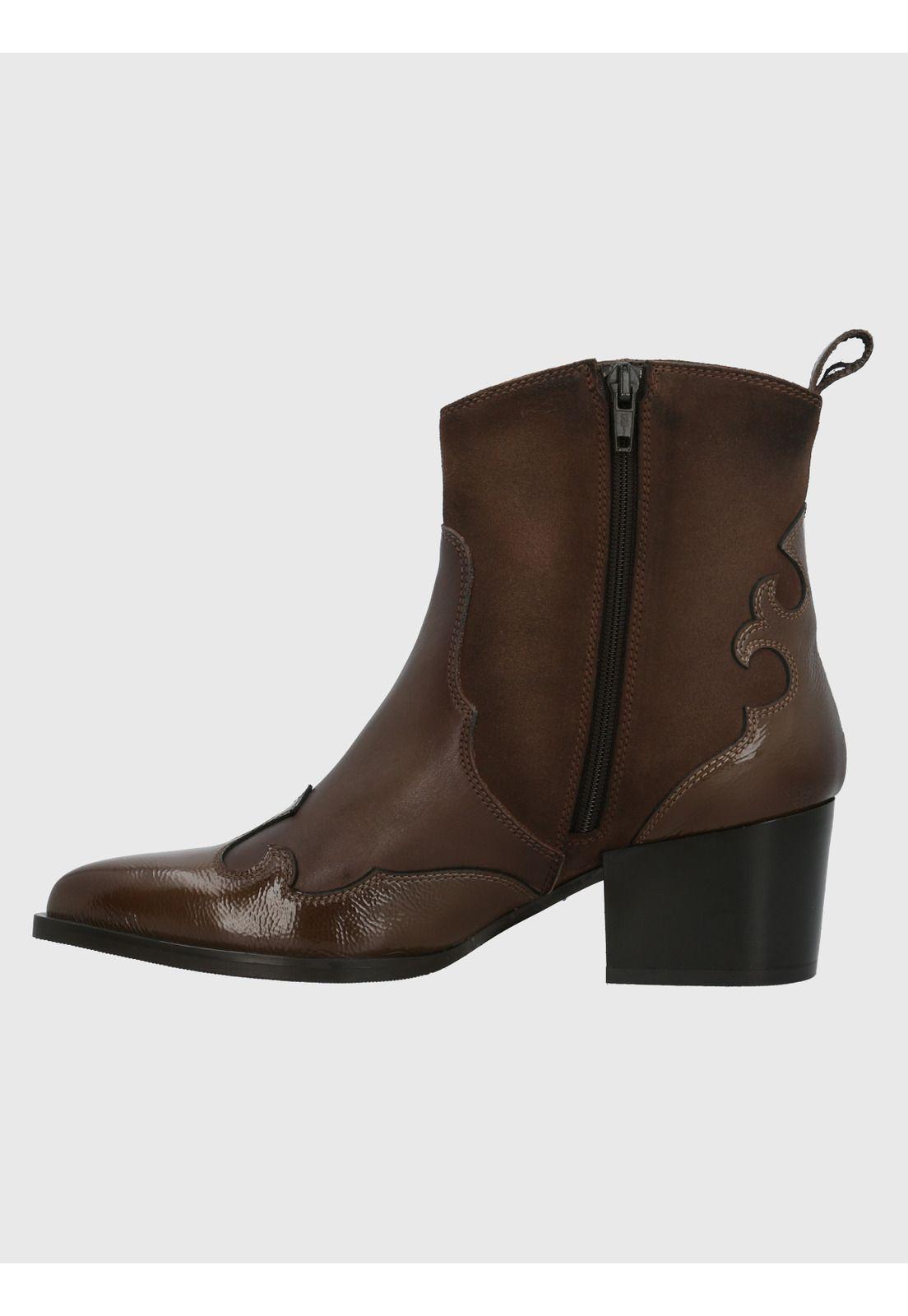 Botín Cuero Mujer Cassaandra Taupe-4
