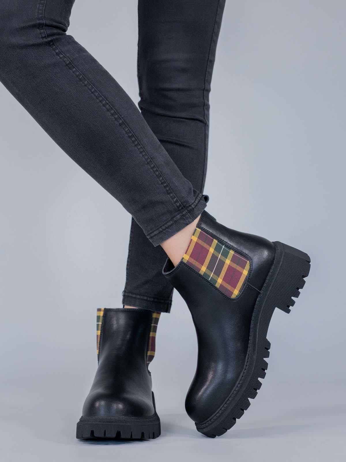 Botin Cuero Mujer Lacock Negro-1