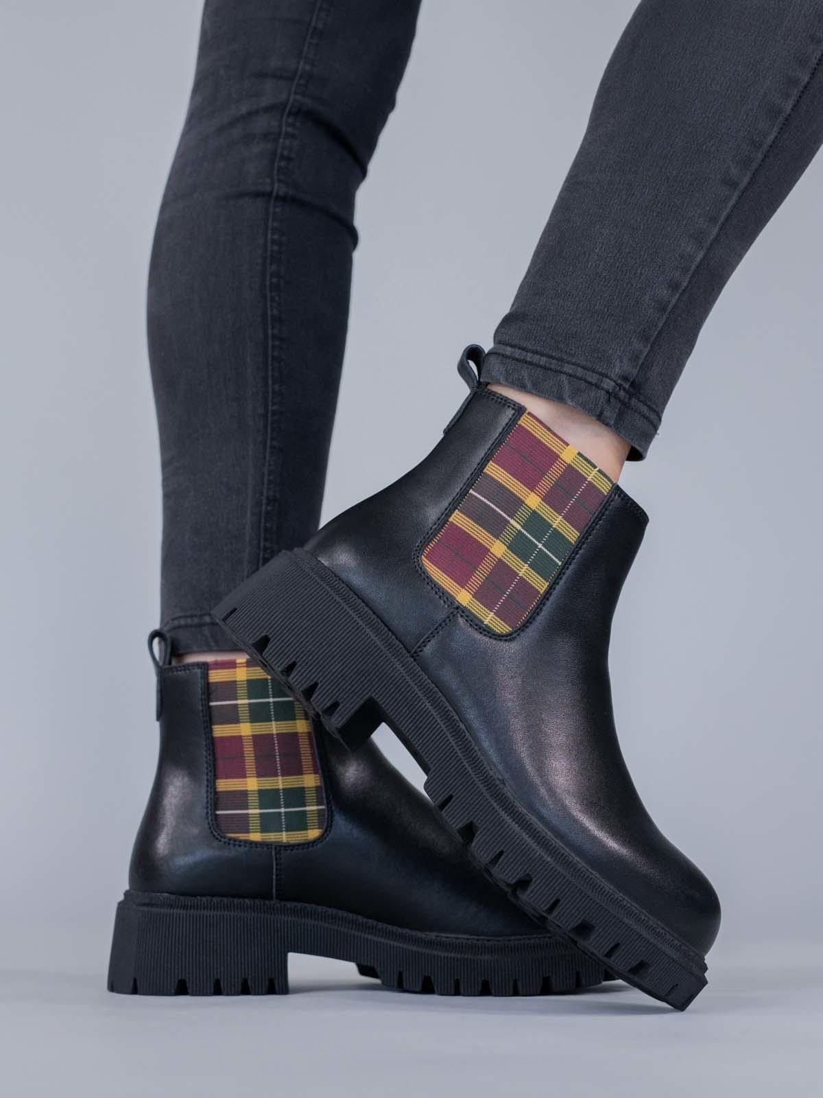 Botin Cuero Mujer Lacock Negro-4