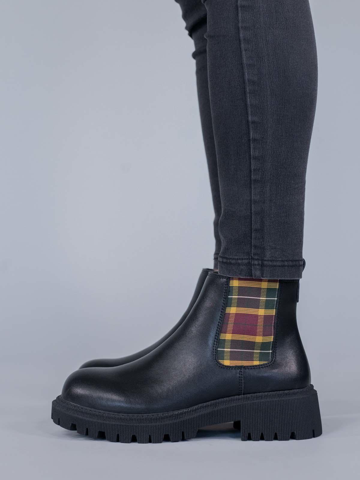 Botin Cuero Mujer Lacock Negro-6