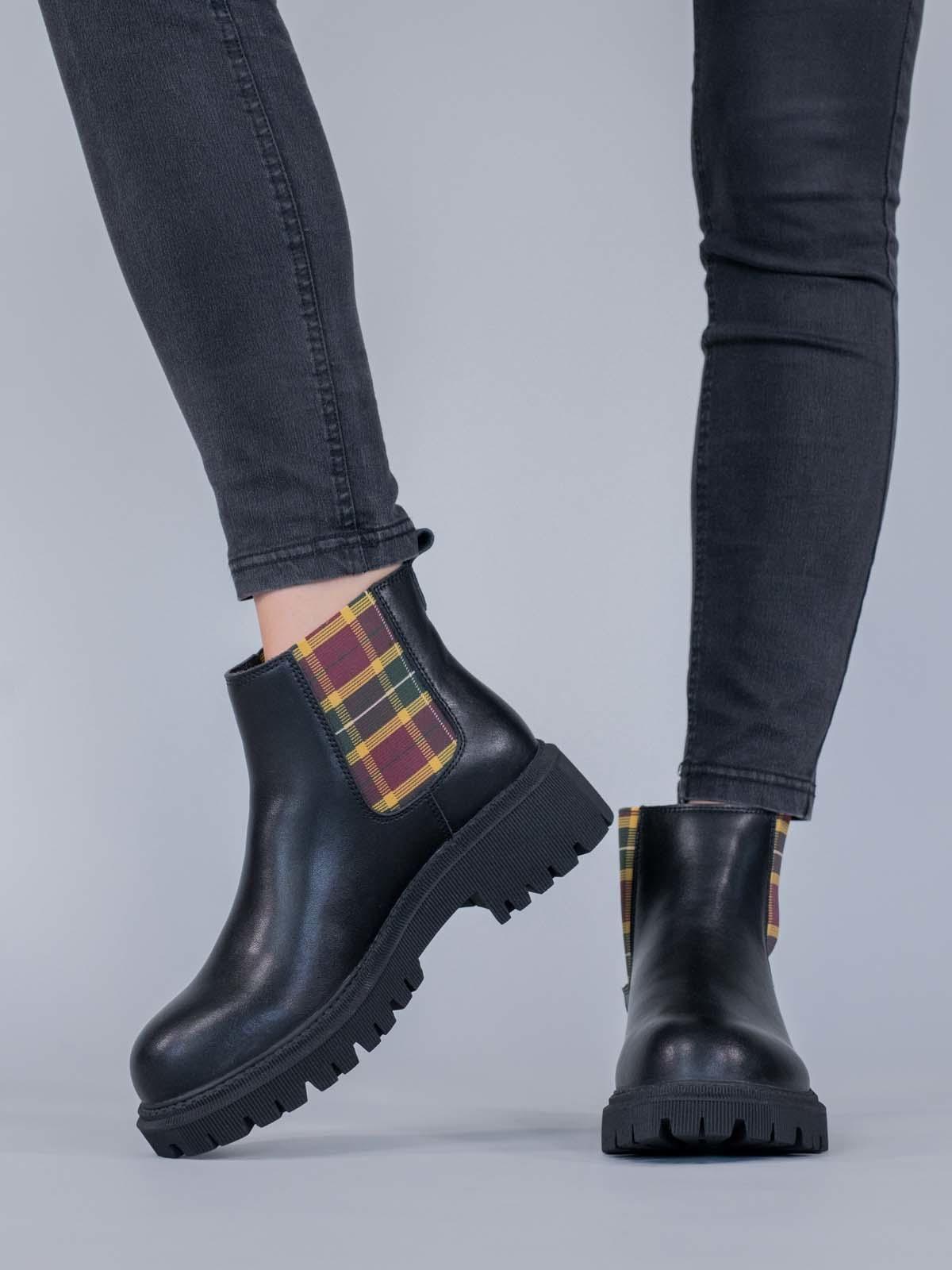 Botin Cuero Mujer Lacock Negro-7