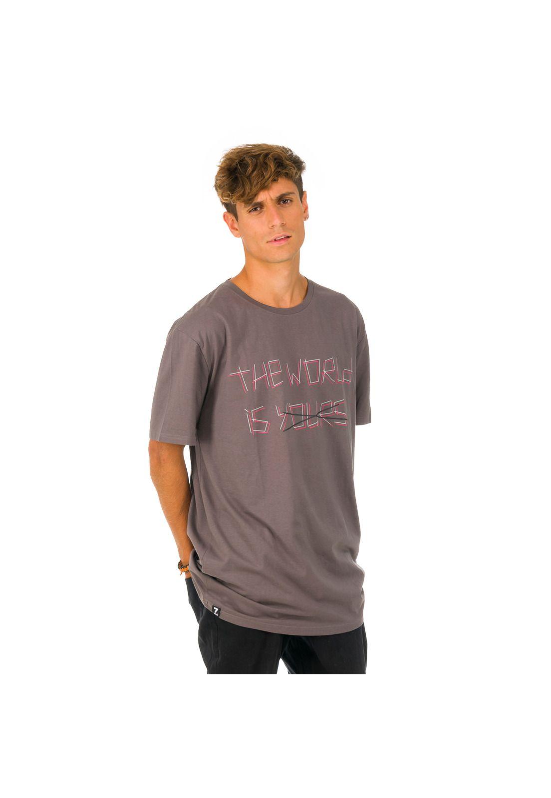 Polera M/C Unisex The World Grafito -2