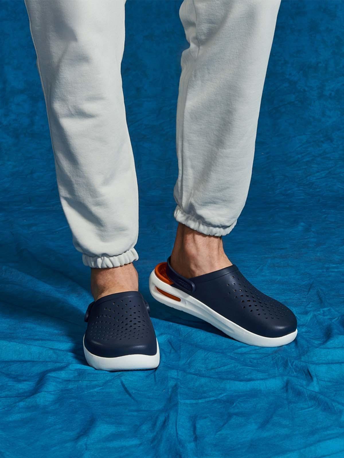 Zueco Crocs Hombre Inmotion Azul Marino-1