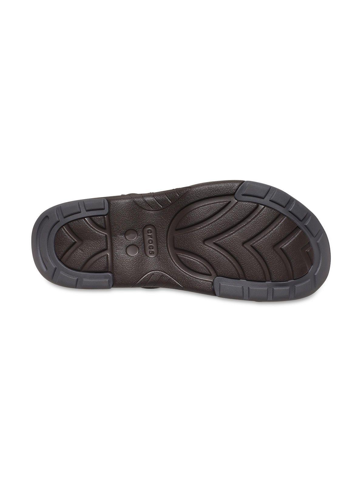Sandalia Crocs Hombre Yukon Fisherman Café-5