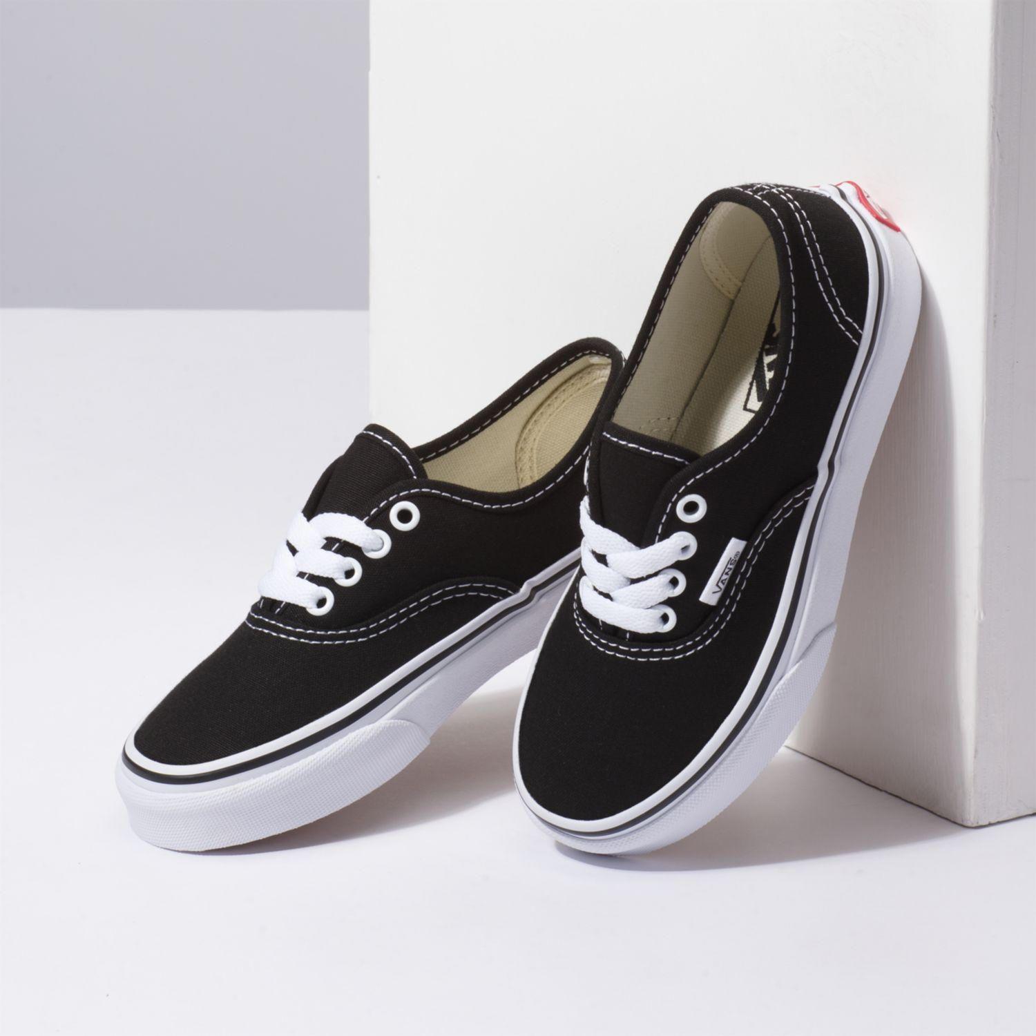 Zapatilla Niño Uy Authentic Black/True White-3
