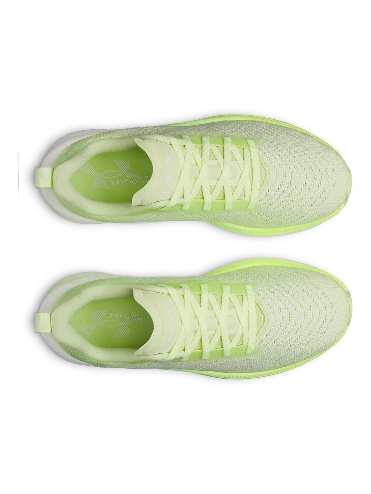 Zapatilla UA Velociti 5 Verde Mujer-4