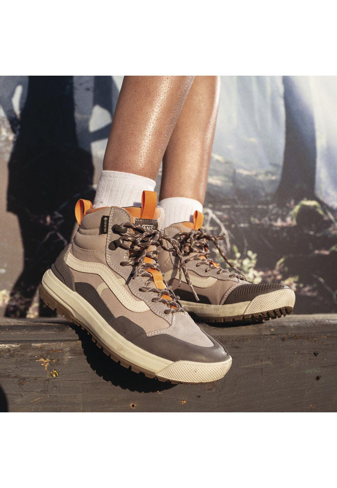 Zapatilla Caña Ultrarange Exo Hi Go Beige Unisex-6