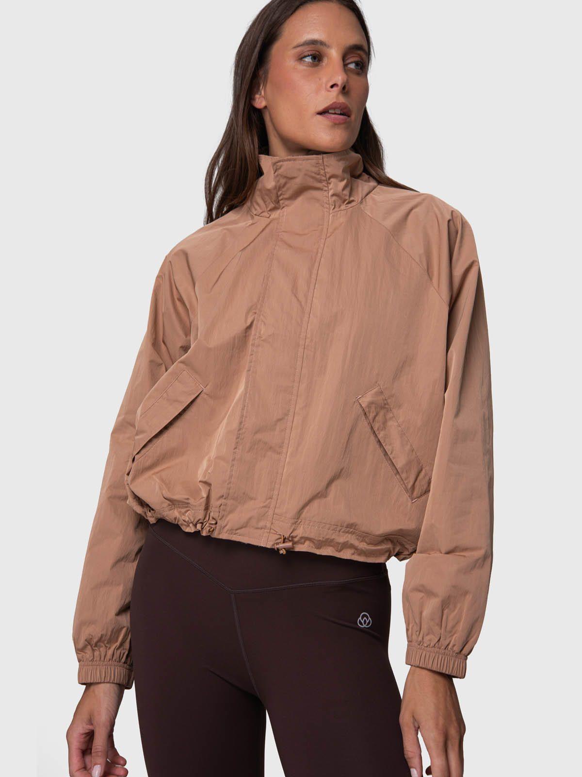 Cortaviento Mujer Karma Café Claro-3