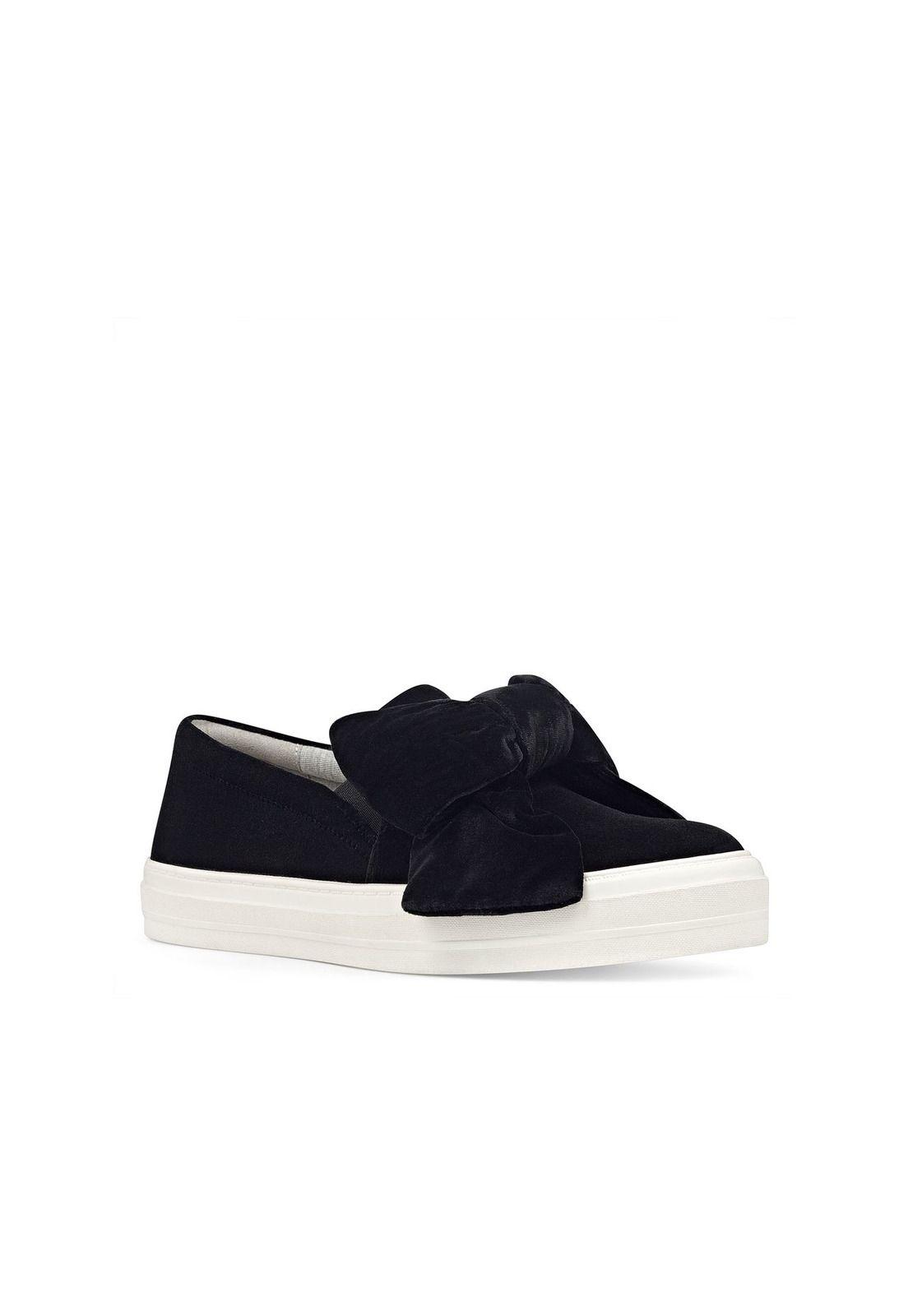 Zapatilla Onosha Negro-1