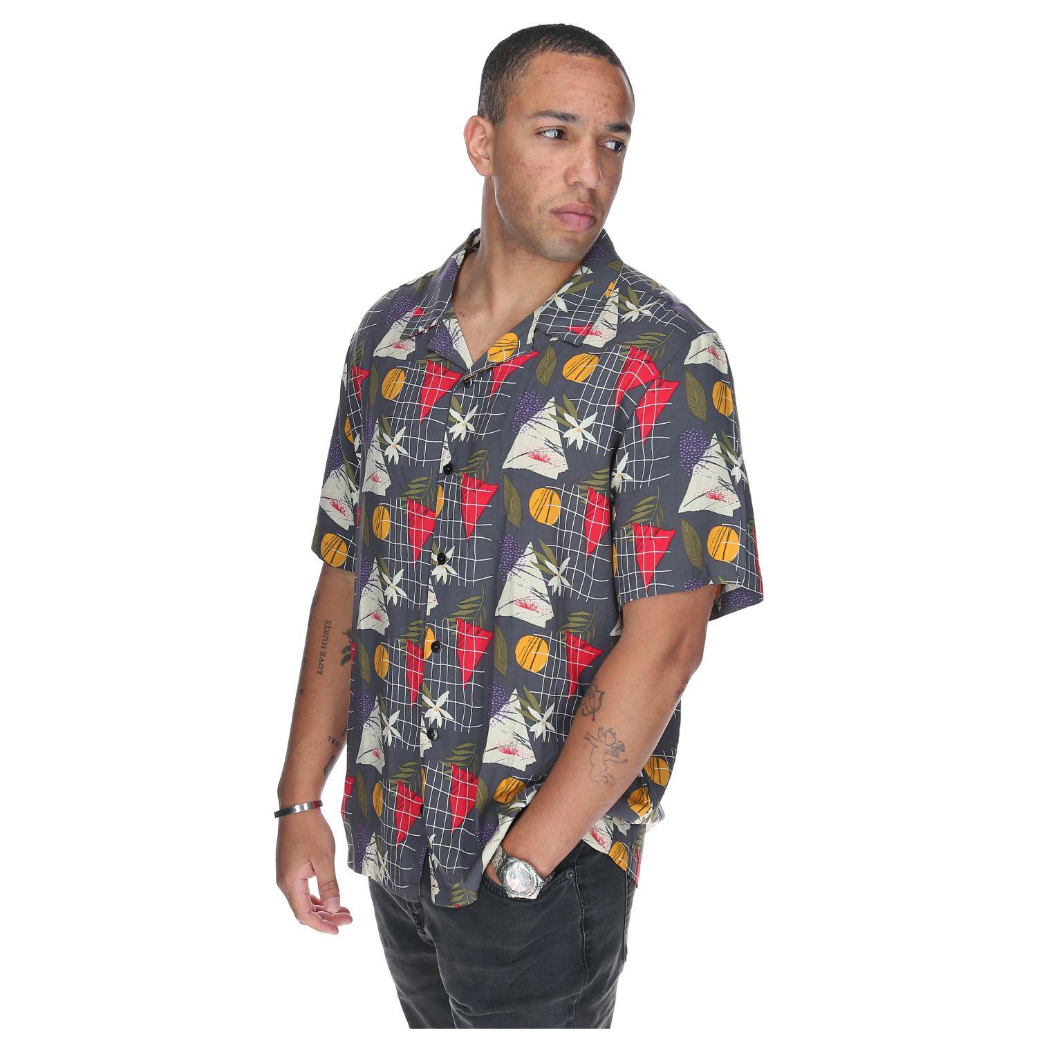 Polera M/C Hombre Tropical Geometry Negro-1