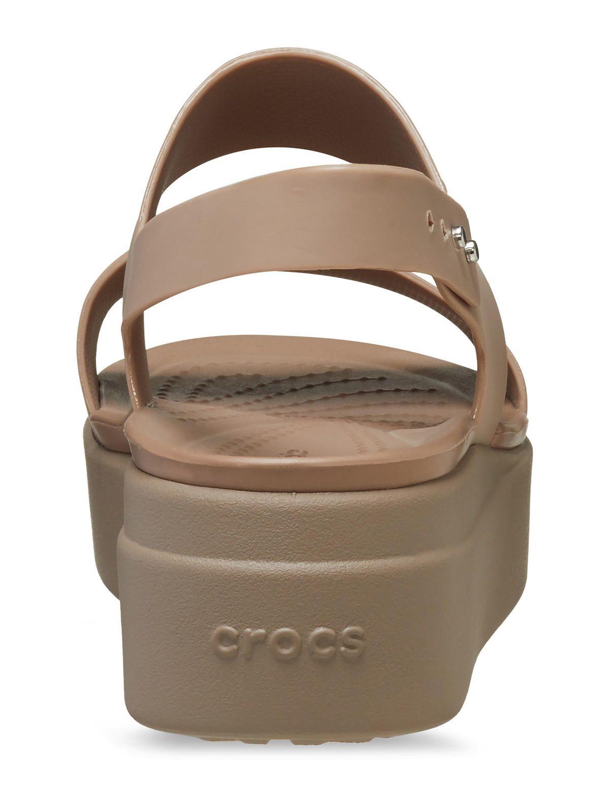 Sandalia Crocs Mujer Brooklyn Low Wedge Café-7