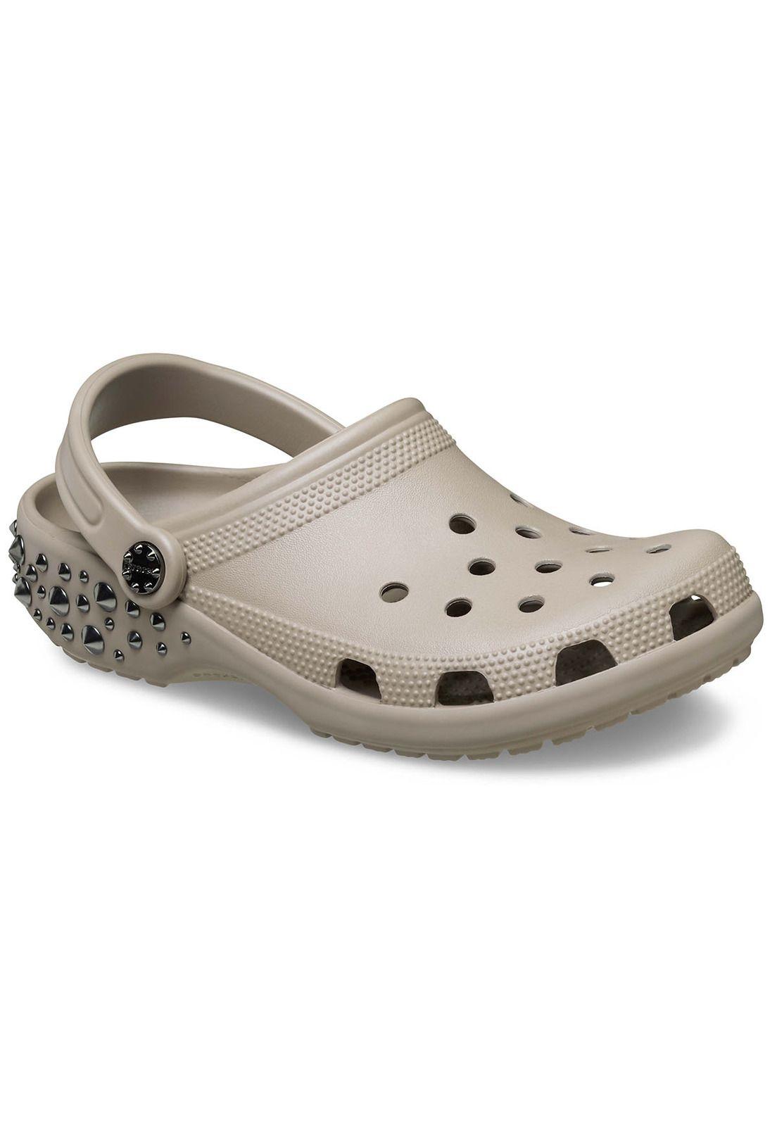 Zueco Crocs Unisex Classic Clog Studded Café-6