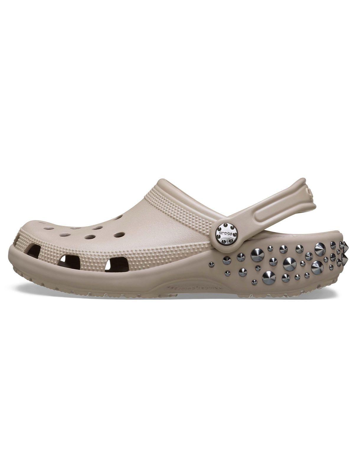 Zueco Crocs Unisex Classic Clog Studded Café-1