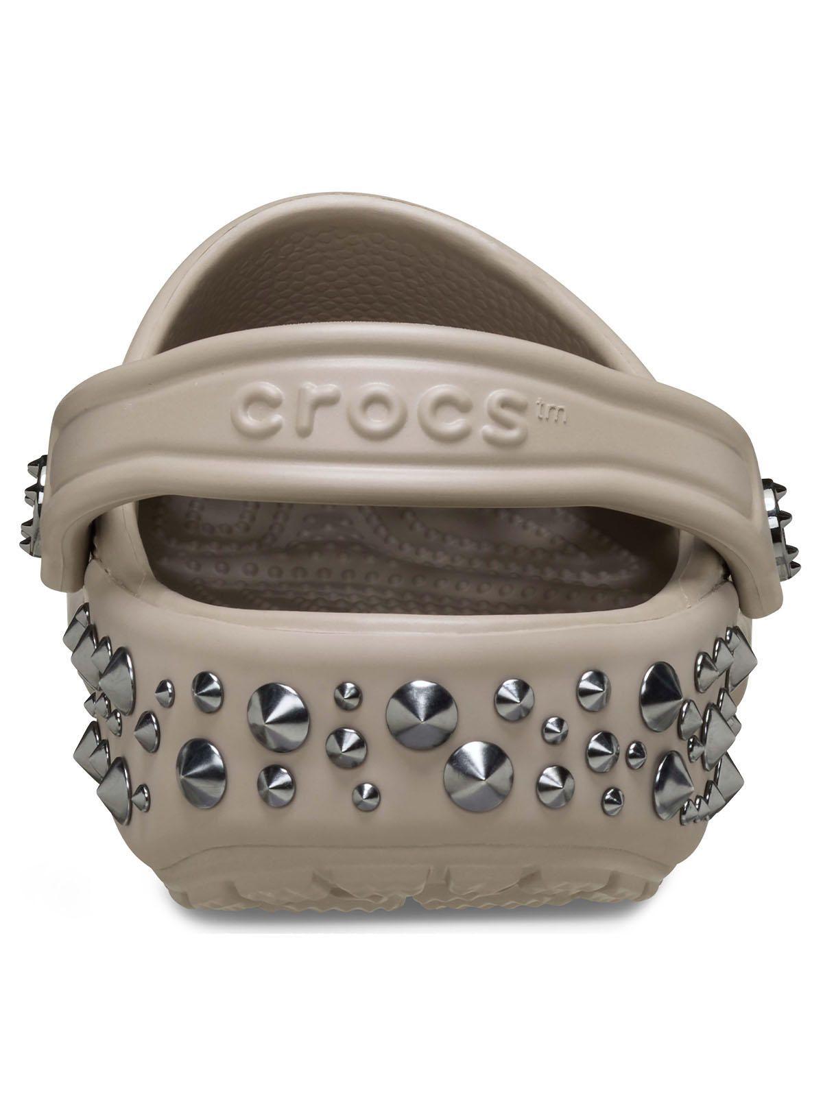 Zueco Crocs Unisex Classic Clog Studded Café-7