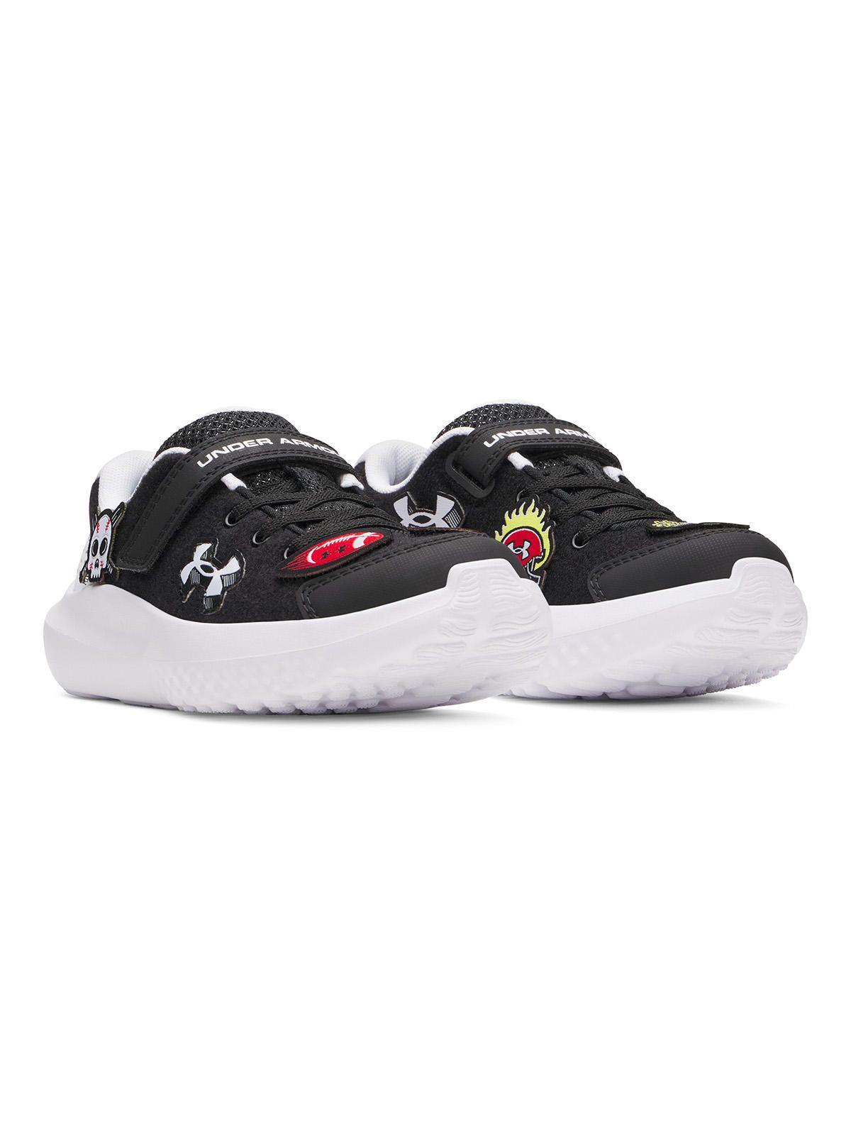 Zapatilla UA Surge 4 Ac Patches Negro Niño-3