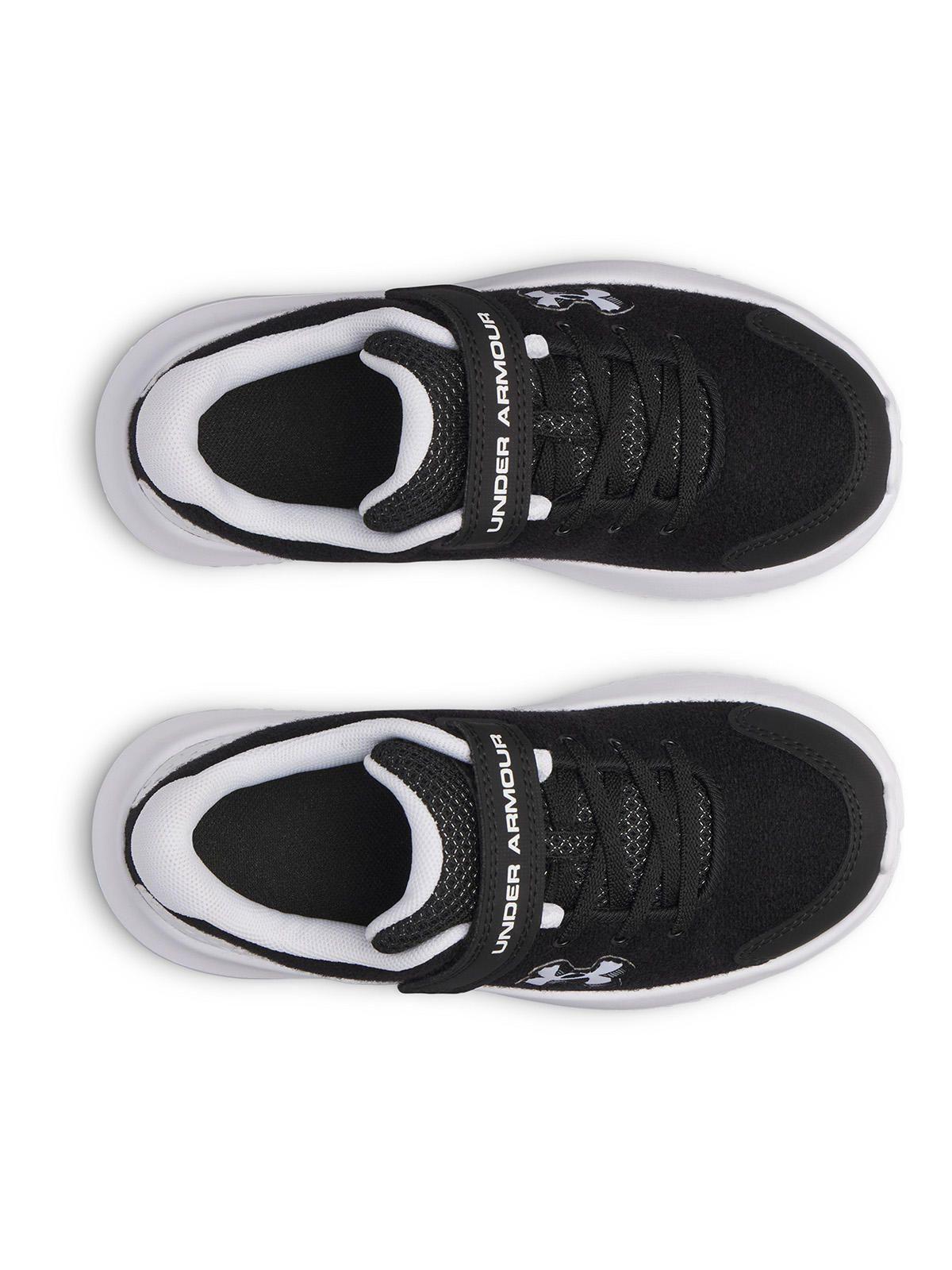 Zapatilla UA Surge 4 Ac Patches Negro Niño-5