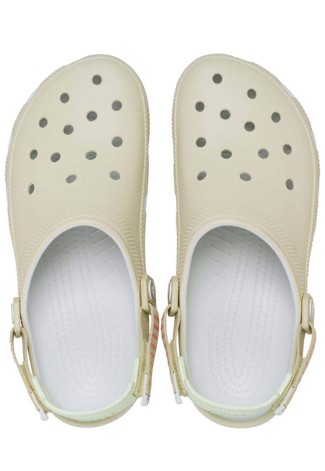 Zueco Crocs Unisex Classic Turbo Beige-4