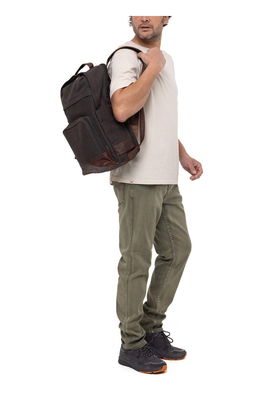 Polera Fibras Recicladas Recycled Oliva Hombre-8