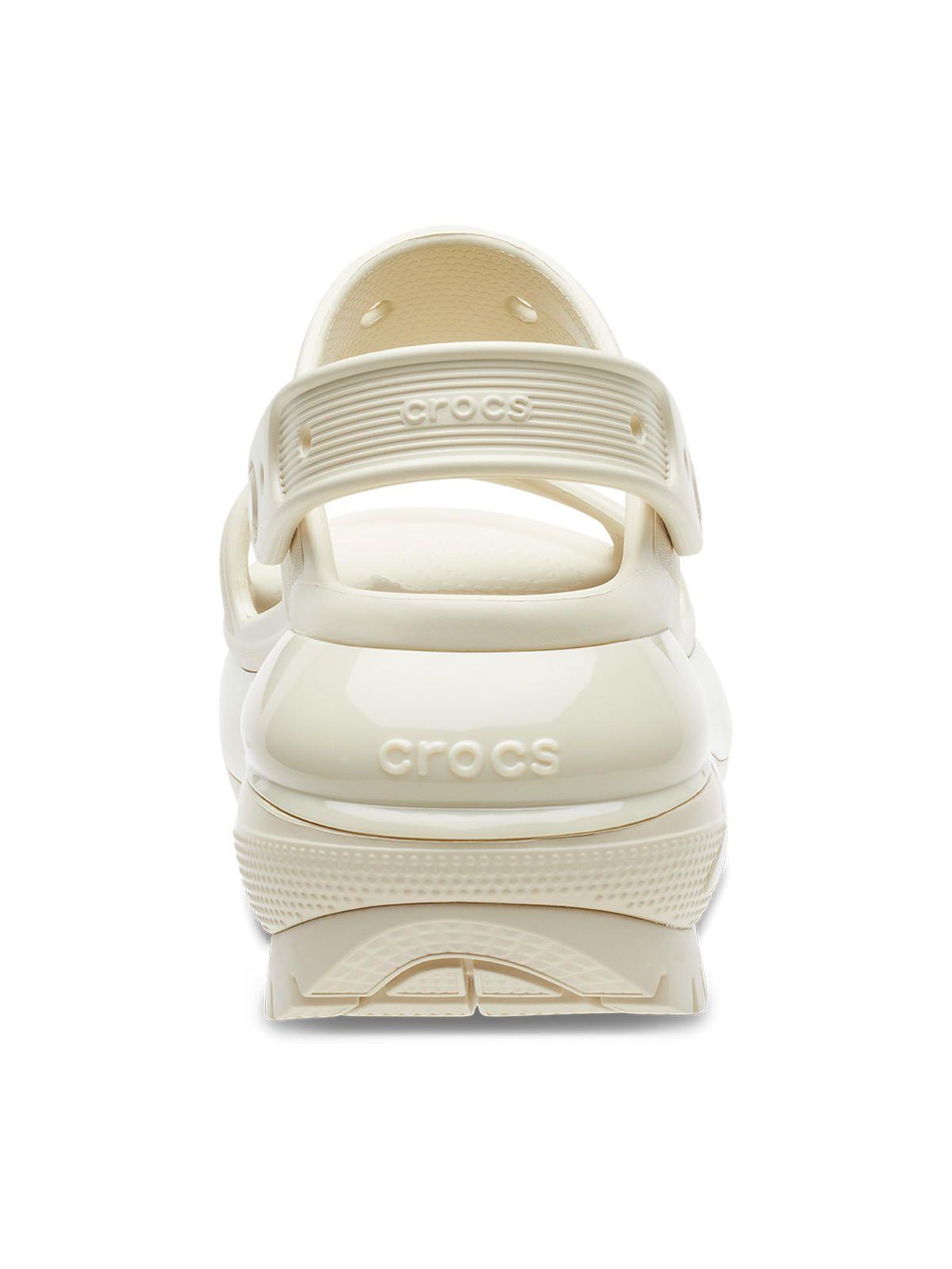 Sandalia Crocs Mujer Mega Crush Sandal Beige-7