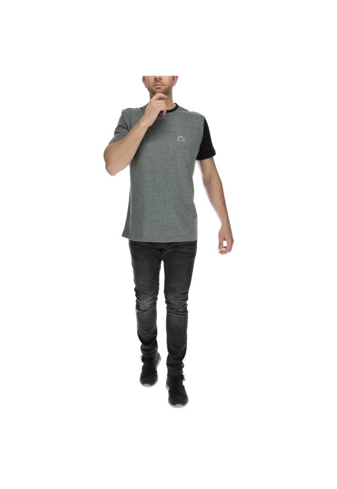 Polera Mc Hombre Sleeve Apply Tee Gris-4