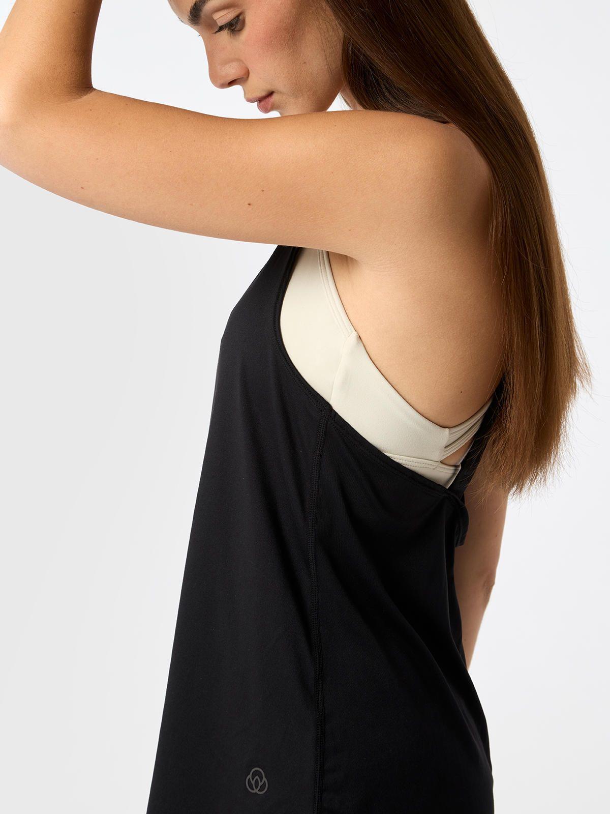 Polera Training Tank Aloe Negra Mujer-4