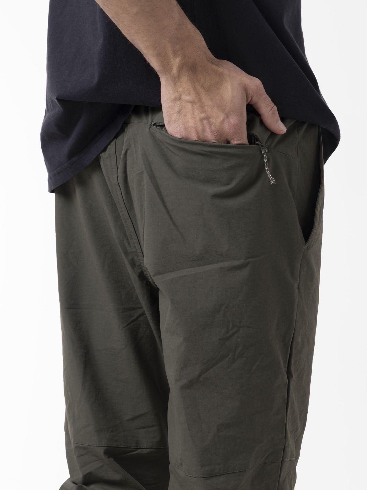 Pantalón Hombre Core Tech Jogger Verde-4
