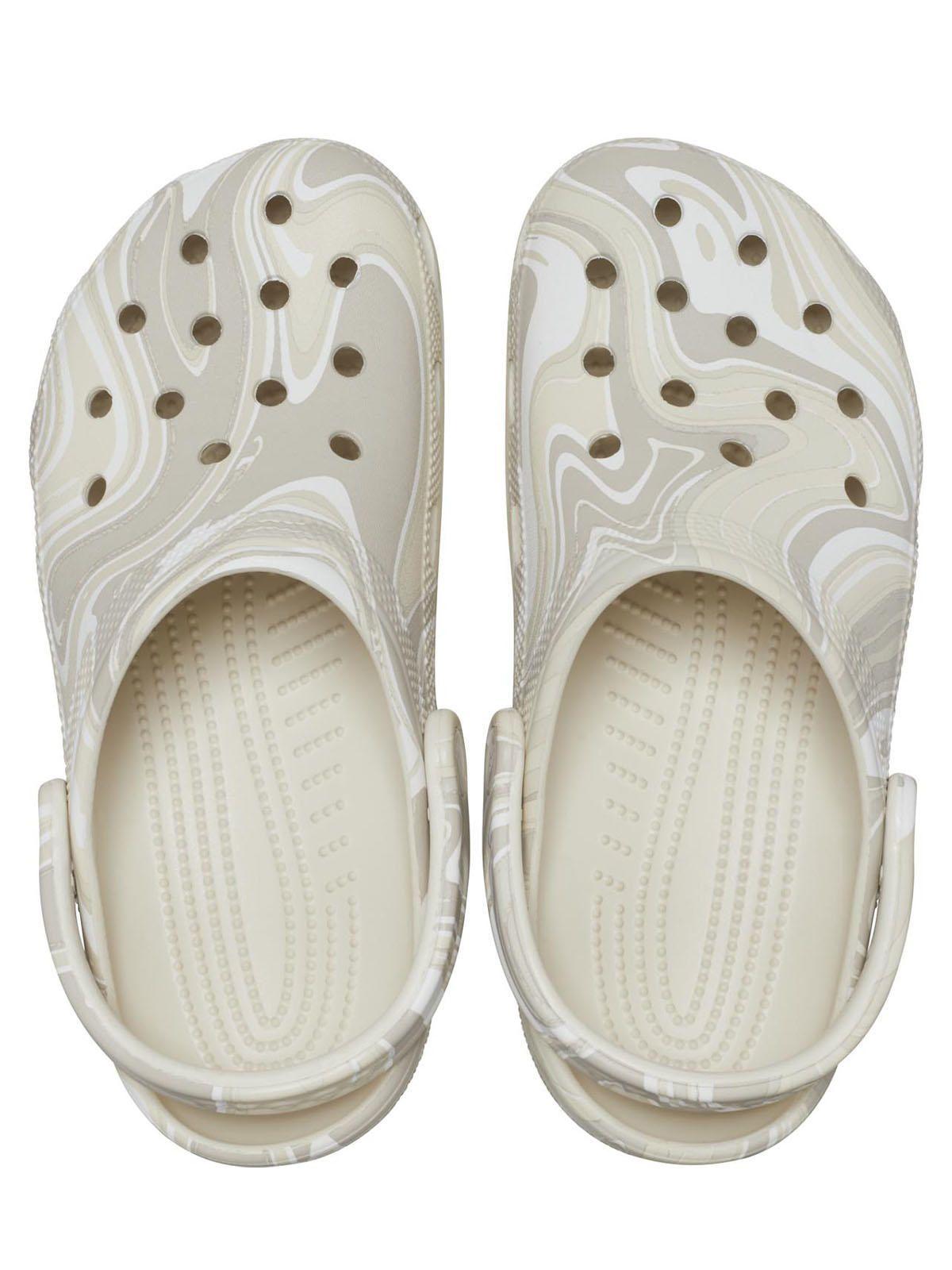 Zueco Crocs Mujer Cls Swirl Dye Clog Beige-4