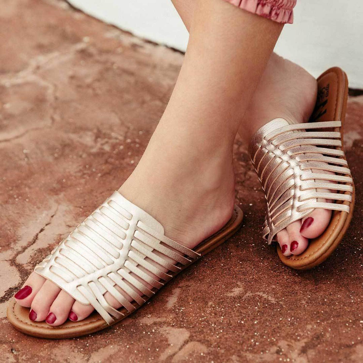 Sandalia Eva Tread Lightly Dorado Mujer Billabong-0