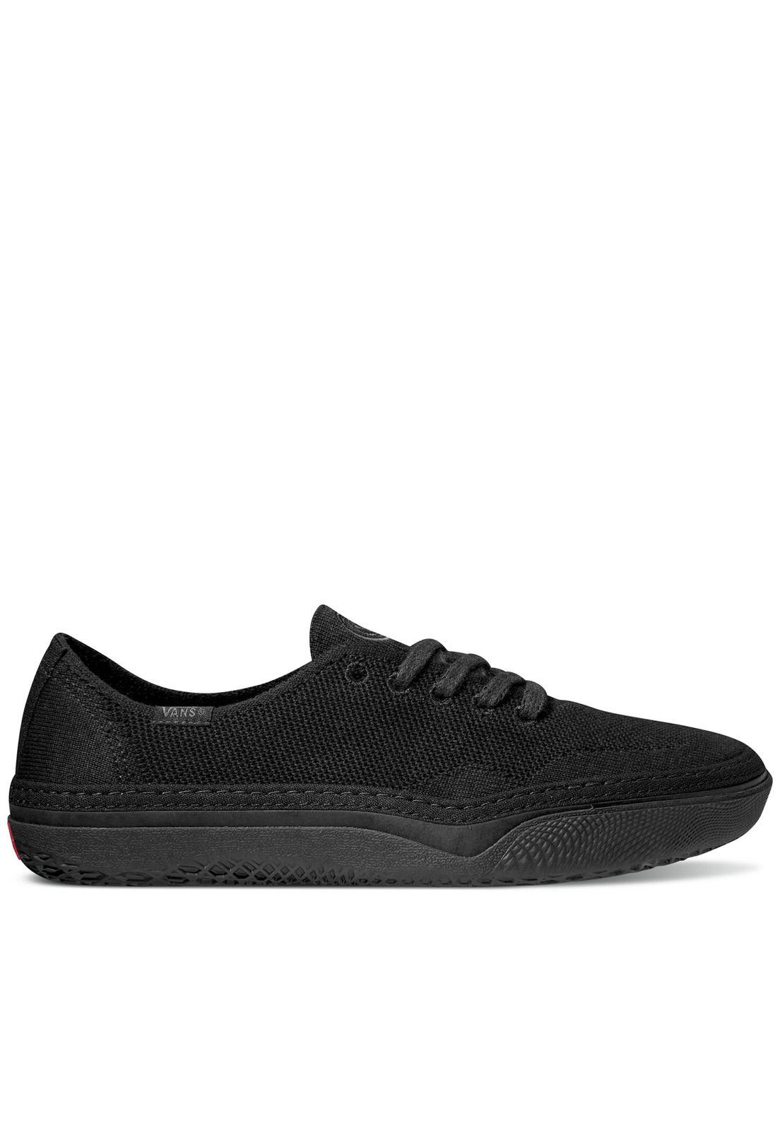 Zapatillas UA Circle Vee Blackout Negro-0
