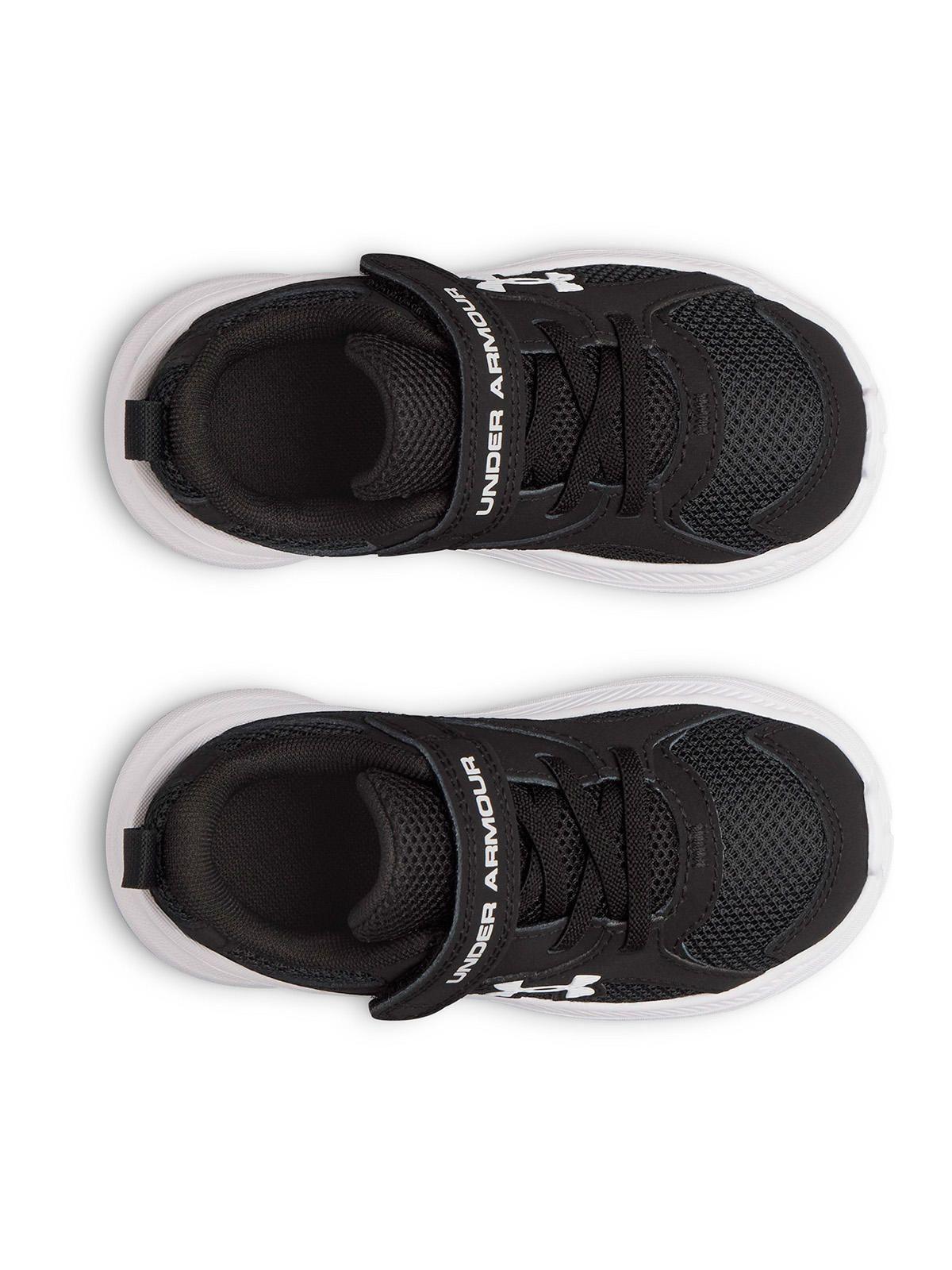 Zapatilla UA Assert 11 Ac Negra Niño-4