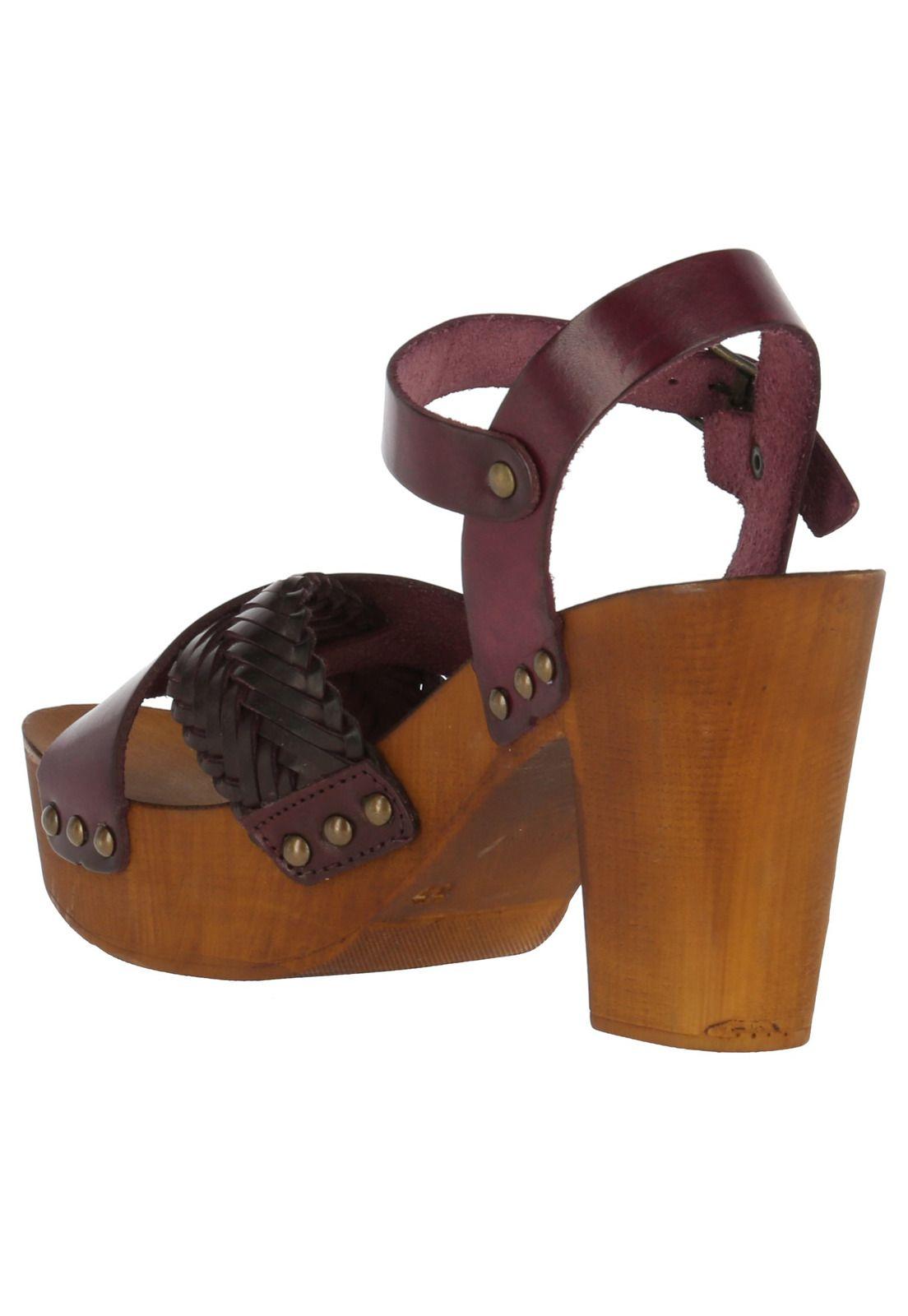 Sandalia Cuero Meryl Burdeo Mujer-4