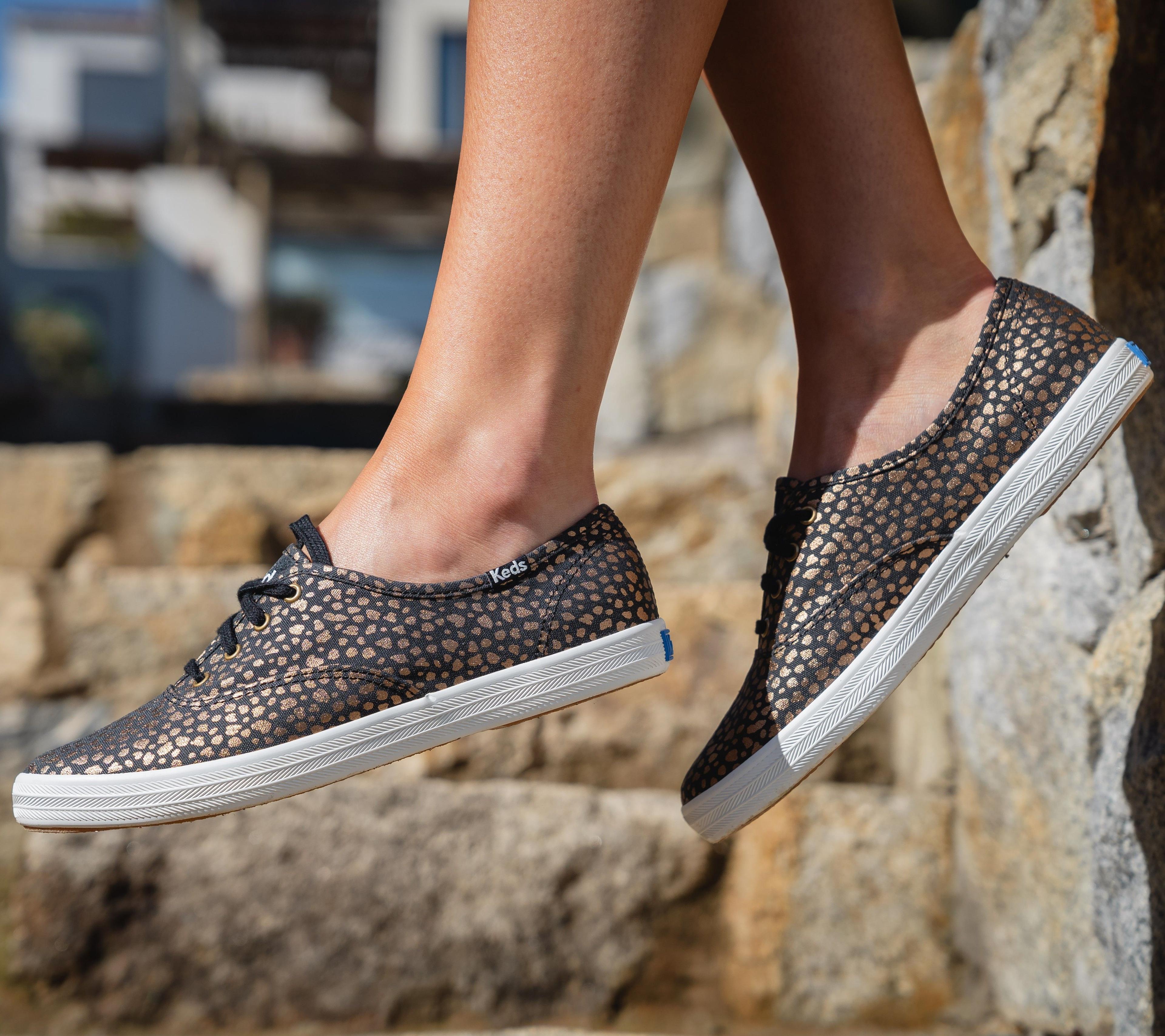 Zapatilla Negra Mujer Champion Canvas Dot -1