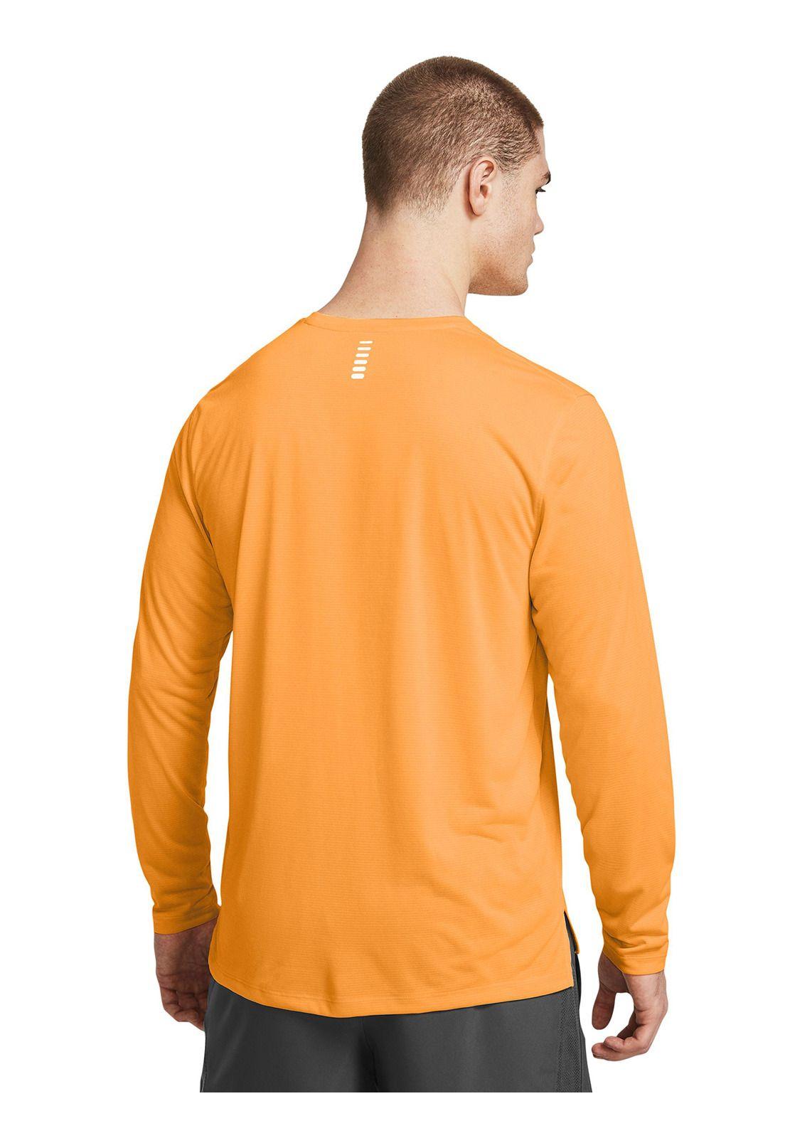 Polera Manga Larga UA Lnch Hombre Naranja-1