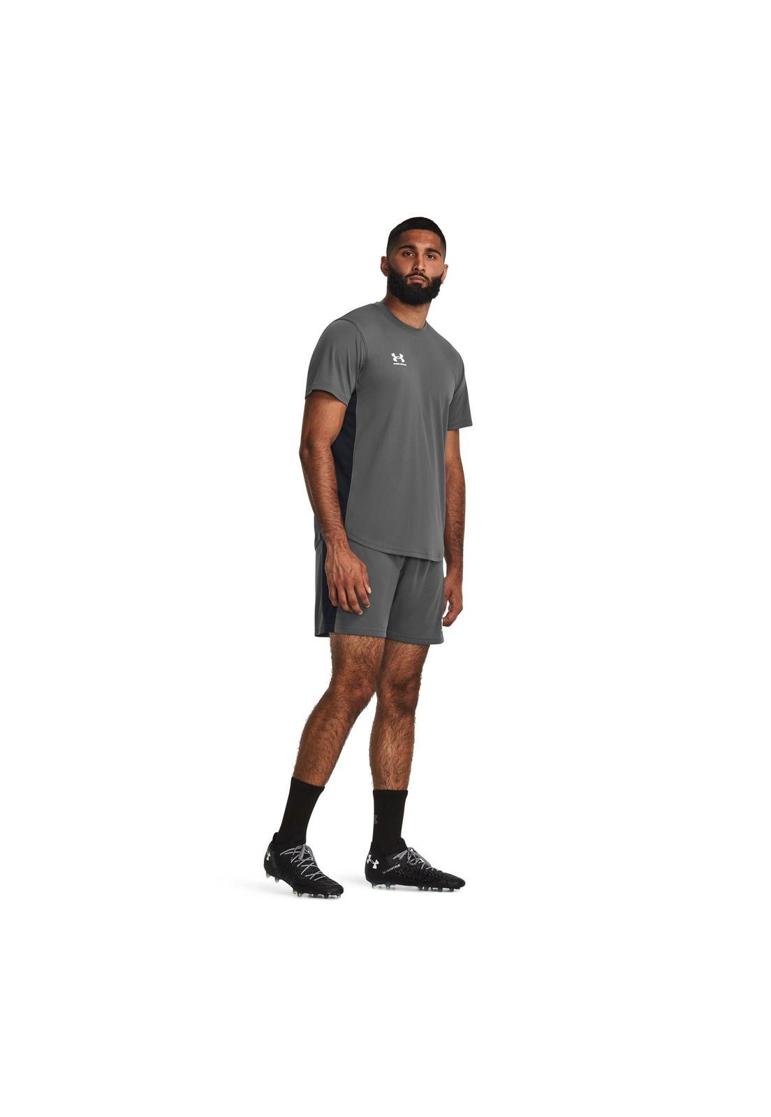 Shorts UA Challenger para hombre Gris-5