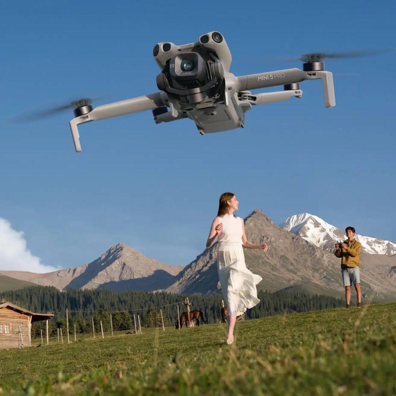 Drone DJI Mini 5 Pro Fly More Combo Plus con Control DJI RC2-7