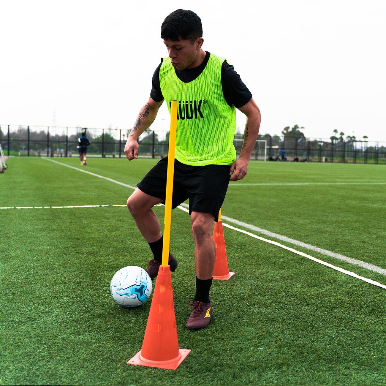 Cono de Entrenamiento PVC Muuk 38cm Perforado-7