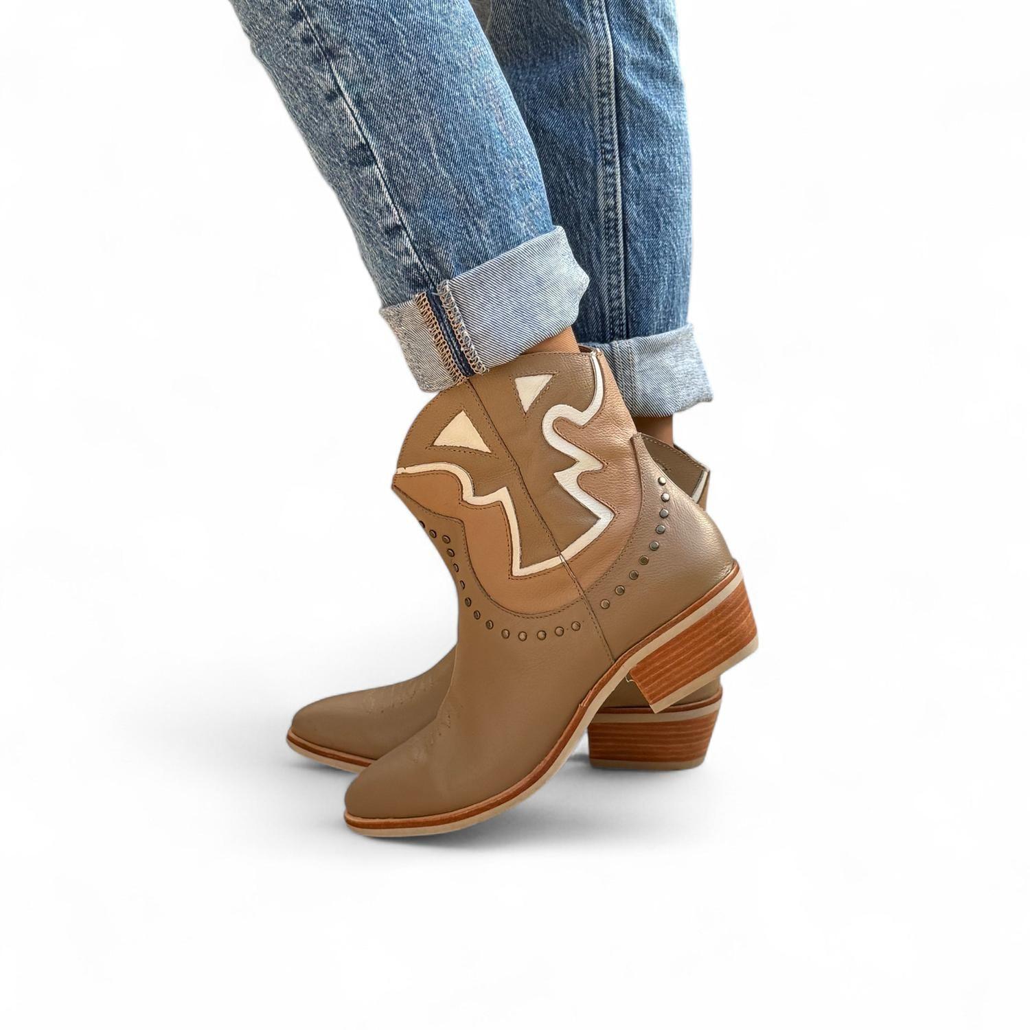 BOTIN DE CUERO ROBERTA CAMEL-7