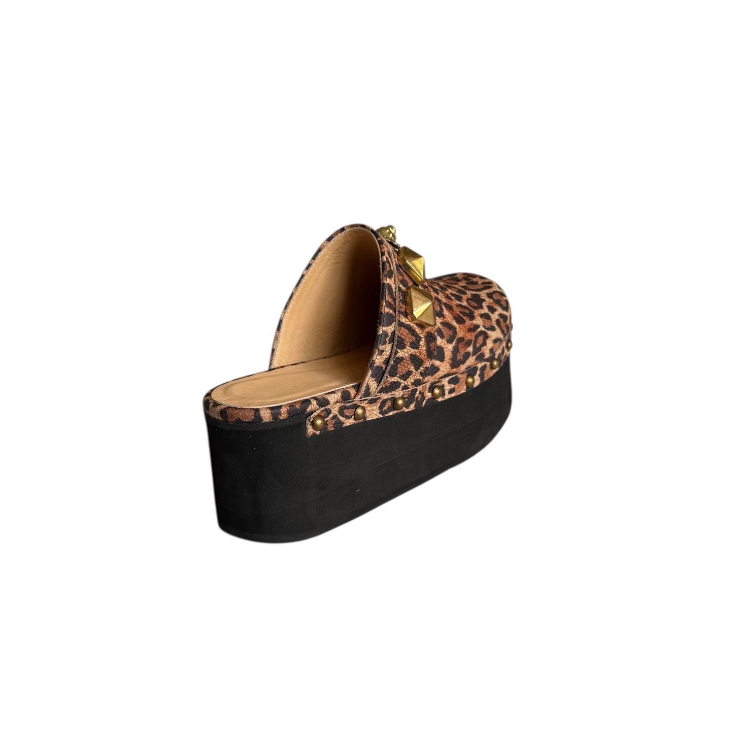 ZUECO MARTINA LEOPARDO ORO ALTO-3