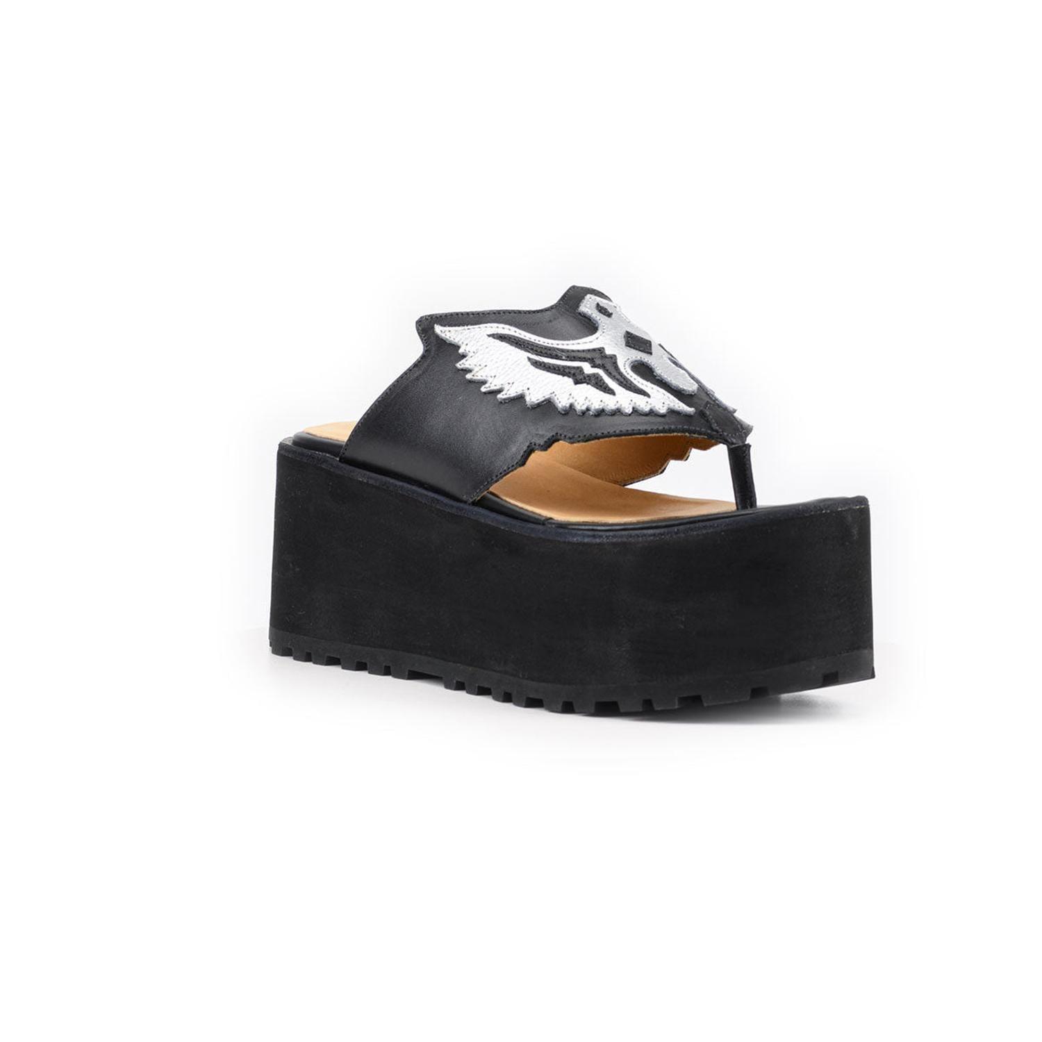 SANDALIA DE CUERO PAULINA NEGRA ALTA-1