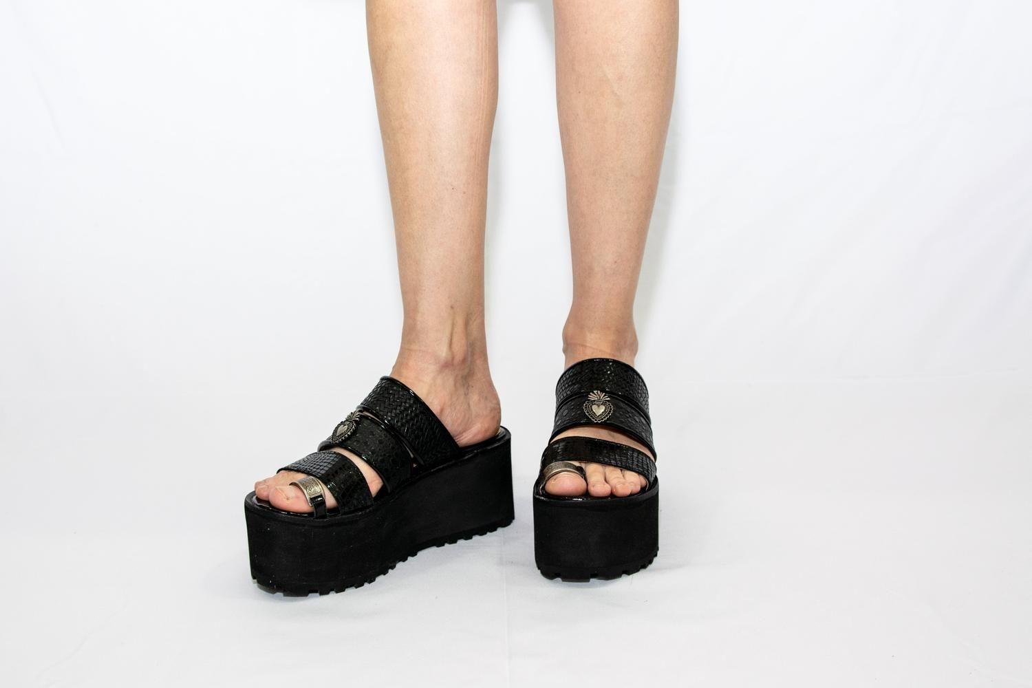 SANDALIA DE CUERO NEGRO JULIA MEXICANA-2